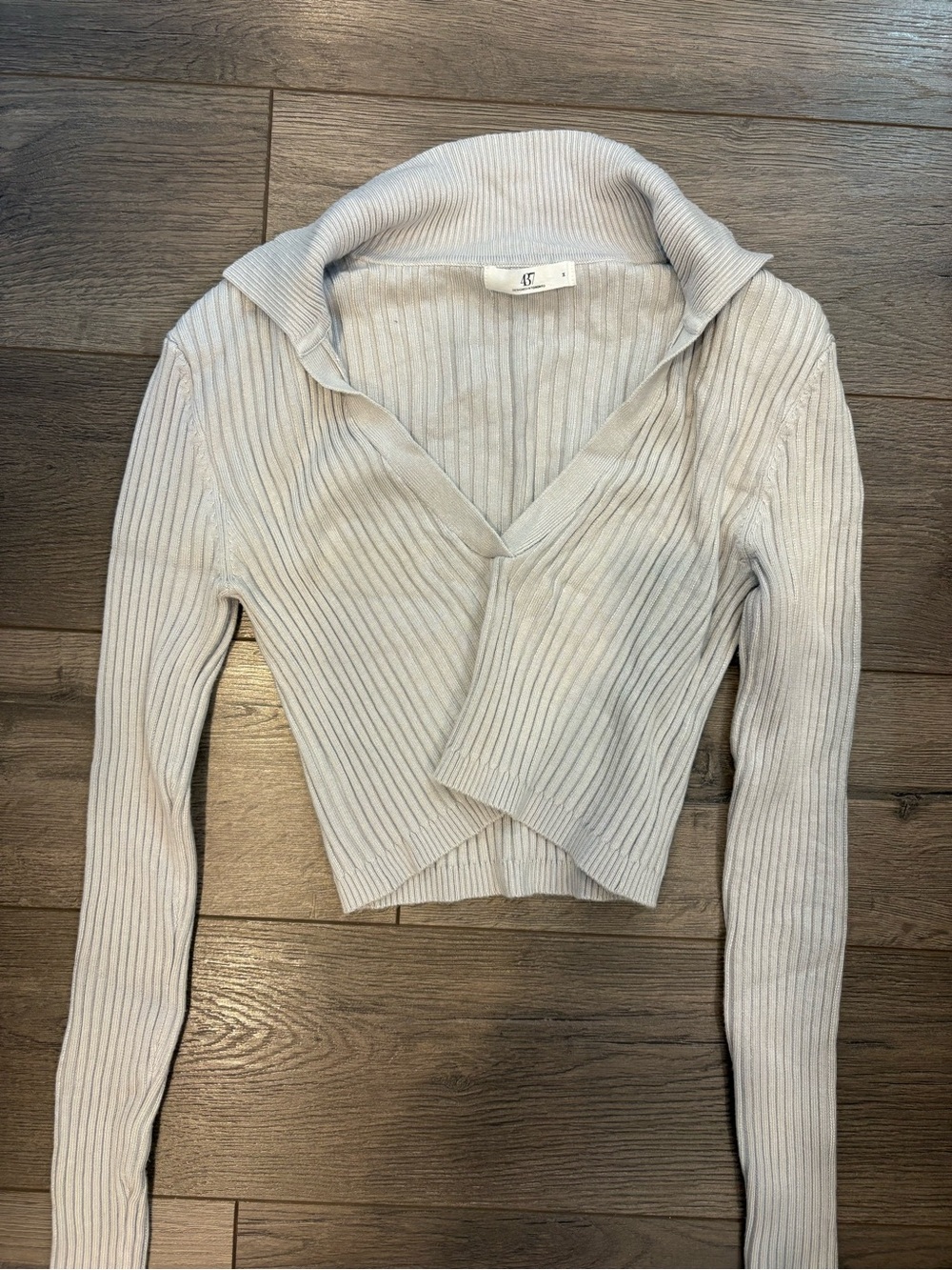Ribbed V-Neck Crossover Sweater in Light Gray